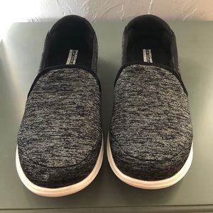 Women’s air cooled Skechers